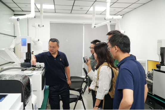 中石化（上海）石油化工研究院有限公司来访苏州安益谱，共话合作新机遇！(图3)